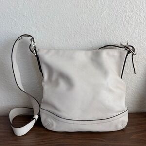 Vintage Coach White Leather Hobo Crossbody Bag Zip Top Silver Hardware Pocket